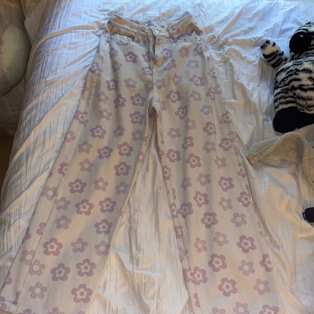 shekou flower print high rise pants, size small, white and purple flowers